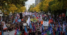 Proteste masive în Franţa: Zeci de mii de oameni în stradă împotriva creşterii costului vieţii